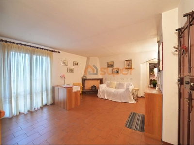 Bilocale in Via Beata Angela da Foligno, Perugia, 1 bagno, 65 m²