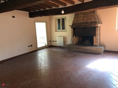 Casa Bi/Trifamiliare in Affitto in a Modena