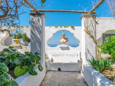 Casa Indipendente di 300 mq in vendita Capri, Italia