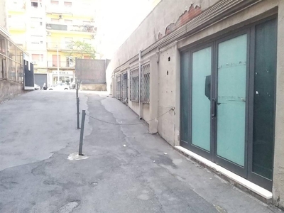 magazzino-laboratorio in affitto a Catania