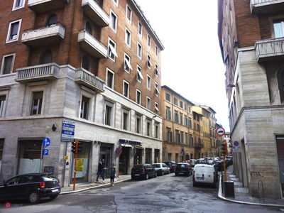 Negozio/Locale commerciale in Affitto in Via XIV SETTEMBRE a Perugia