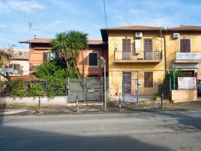 Trilocale in Via Vittorio Veneto 26, Grottaferrata, 1 bagno, 50 m²