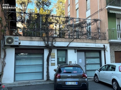 Ufficio in Affitto in Via Arsenio Crespellani a Modena