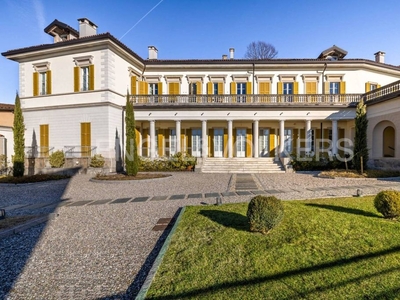 Appartamento di lusso in vendita Via Vittorio Emanuele II, Casciago, Lombardia
