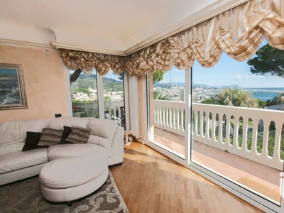 Prestigioso appartamento di 215 m² in vendita Viale Giorgio Modugno, 43A, Genova, Liguria