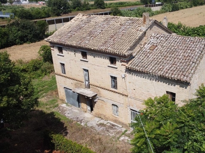 Casa colonica in vendita a Porto Sant'Elpidio