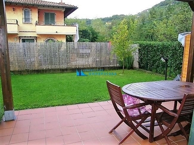Casa Semi Indipendente in Vendita a Massa, zona Romagnano, 299'000€, 120 m², arredato