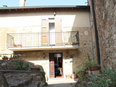 Casa semi indipendente in vendita a Montecatini Val Di Cecina Pisa Sassa