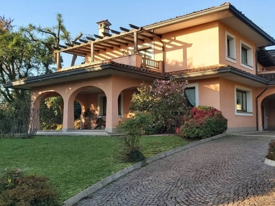Prestigiosa villa in vendita Via delle Rimembranze, 12, Lomazzo, Lombardia
