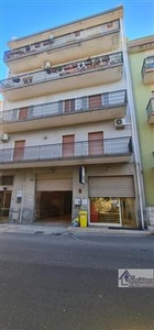 Locale commerciale in affitto a Reggio di Calabria Pentimele