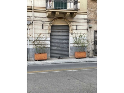 Magazzino - Deposito in Vendita a Palermo Via Isidoro Carini