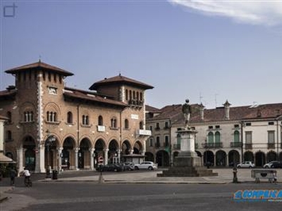 Palazzo/Stabile in Vendita a Montagnana