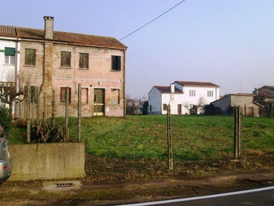 RUSTICO E TERRENO EDIFICABILE - VILLA BARTOLOMEA (VR)