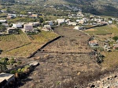 Terreno edificabile a Pantelleria
