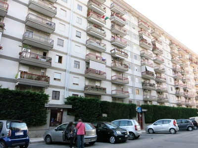 Trilocale in Via Giacobelli 14 in zona Loseto a Bari