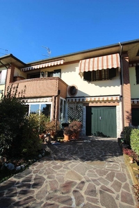 Villa a schiera in vendita a Calderara Di Reno Bologna