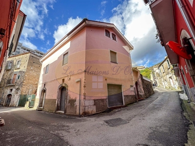 Villa bifamiliare in vendita a Pellezzano Salerno