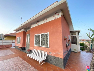Villa in vendita a Aci Castello Catania Acitrezza