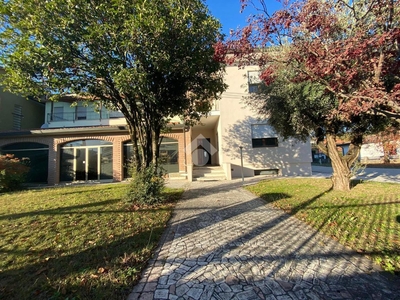 Villa in vendita a Tezze Sul Brenta