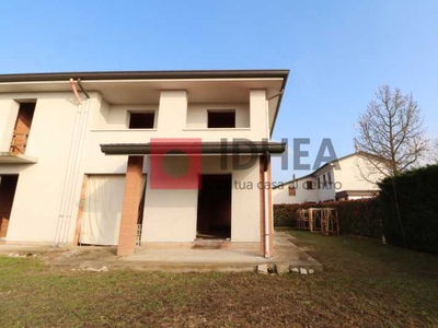 Villa Trifamiliare in Vendita ad Breda di Piave - 95000 Euro