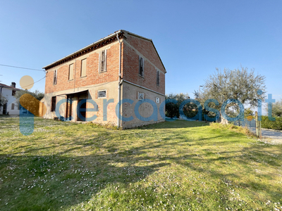 Casa Autonoma con Corte Giardino Esclusivo e Terreno Agricolo a Ginestreto - Pesaro (PU)