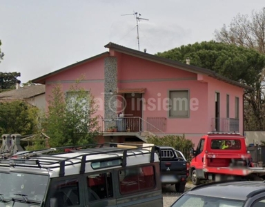Appartamento a Civitella in Val di Chiana, 5 locali, 1 bagno, 144 m²