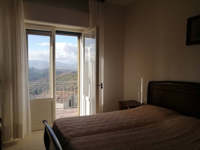 Appartamento in Via Circonvallazione, Montecarotto, 5 locali, 2 bagni