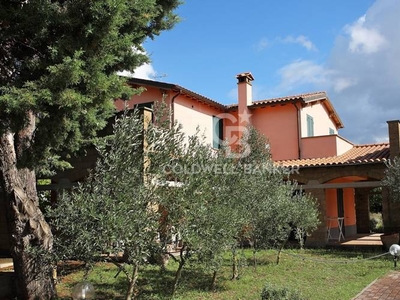 Casa in vendita in Viterbo, Italia