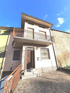 Casa indipendente in Via Ferrai 20, Vernasca, 7 locali, 3 bagni
