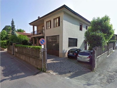 Casa indipendente in Via Gramsci 18, Capriate San Gervasio, 6 locali