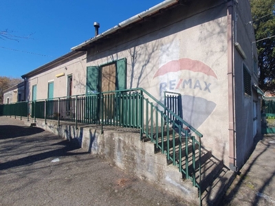 Casa indipendente in VICO ETNA, Ragalna, 5 locali, 1 bagno, con box