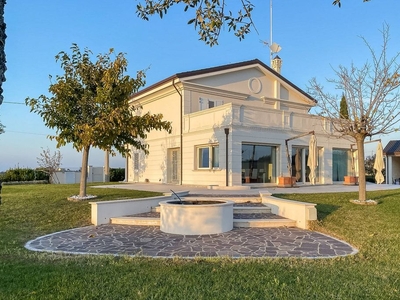 Esclusiva villa di 482 mq in vendita Via Puglie, San Clemente, Rimini, Emilia-Romagna
