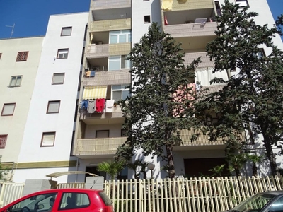 Quadrilocale in Via Messenape 3, Bari, 1 bagno, 117 m², 1° piano