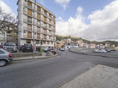 Quadrilocale in Via Via Comunale Bordonaro 82, Messina, 1 bagno