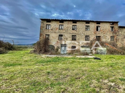 Terreno con rustico in vendita a Capannori