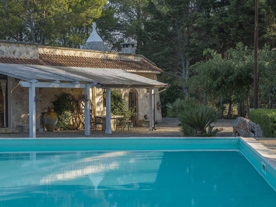 Trulli inn Villa: piscina privata, giardino, Bbq. wifi. 5 camere