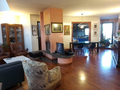 Villa a Montaione, 10 locali, 4 bagni, giardino privato, 290 m²