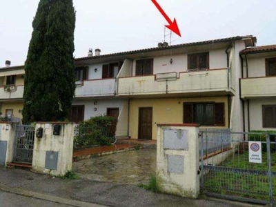 Villa a schiera in Via di Mezzo 434, Quarrata, 8 locali, 2 bagni