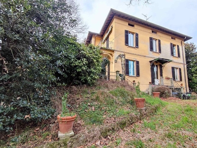 Villa bifamiliare in vendita a Bregnano