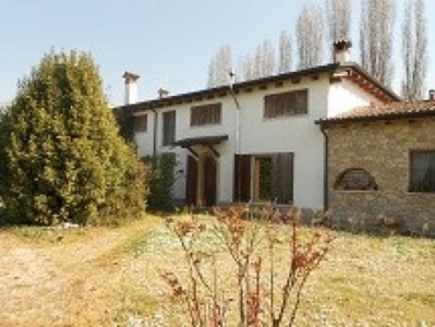 Villa in Vendita ad Bagnolo San Vito - 325125 Euro