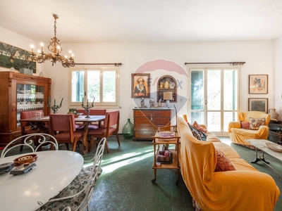 Villa in VIa Quasimodo, Viagrande, 5 locali, 1 bagno, giardino privato