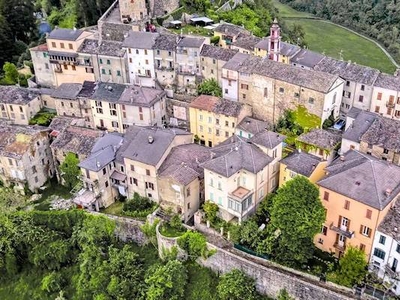 Appartamento in vendita a Compiano Parma