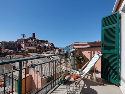 Casa Colomba in Vernazza, terrace with sea view 011030-Lt-0106