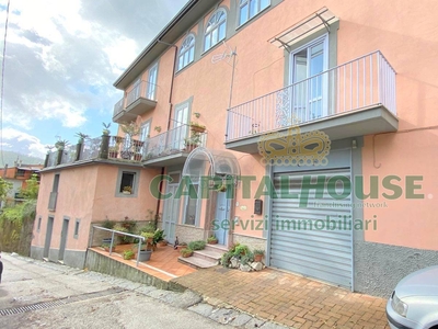 Casa indipendente con terrazzo, Monteforte Irpino borgo