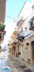 Casa indipendente di 3 vani /90 mq a Mola di Bari (zona Centrale)
