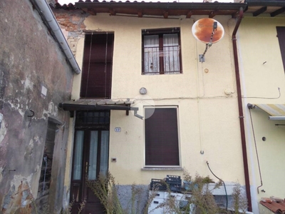 Colonica in vendita a Montù Beccaria frazione Bosco Negredo, 12