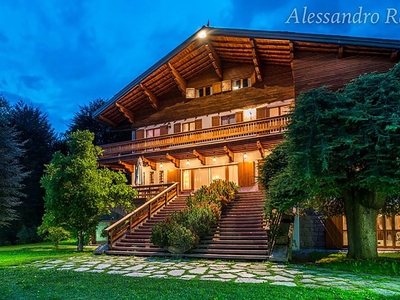Villa Meridiana Luxury Chalet with park and swimming pool
