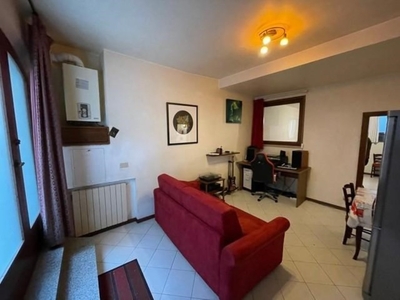 Appartamento in vendita a Siena via Lombarde