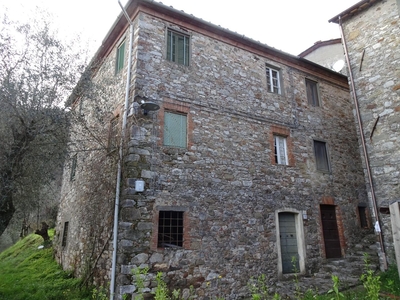 Casa indipendente con giardino, Pescaglia villa roggio