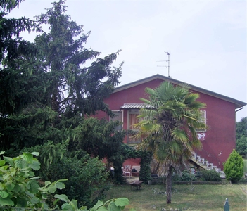 Casa semi indipendente in Strada Pozzolo 15 a Roverbella